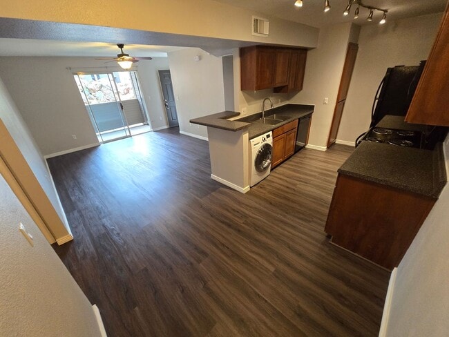 Photo - 2bd/2ba West-Flagstaff Condo! - Near NAU/CCC. On NAU Bus Route! Students & Pets OK!!! Avail July... Unit 12-195