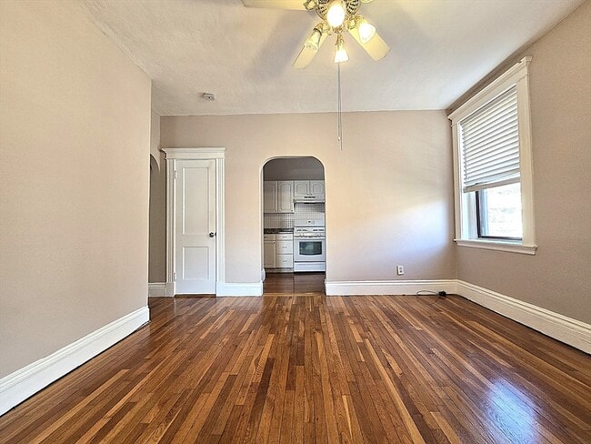 Building Photo - 25 Alton Pl Unit 2R