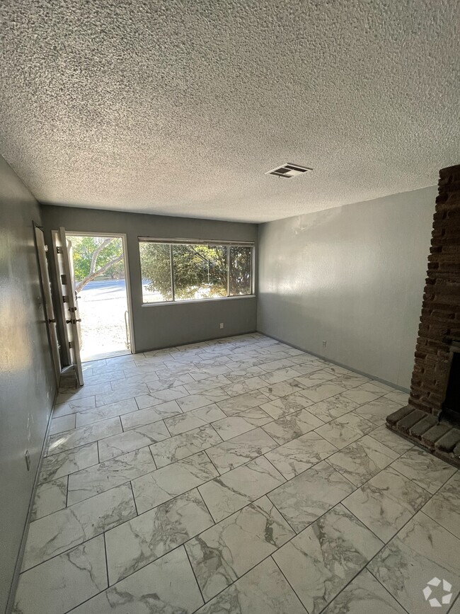 Building Photo - 7179 Palm Ave Rental