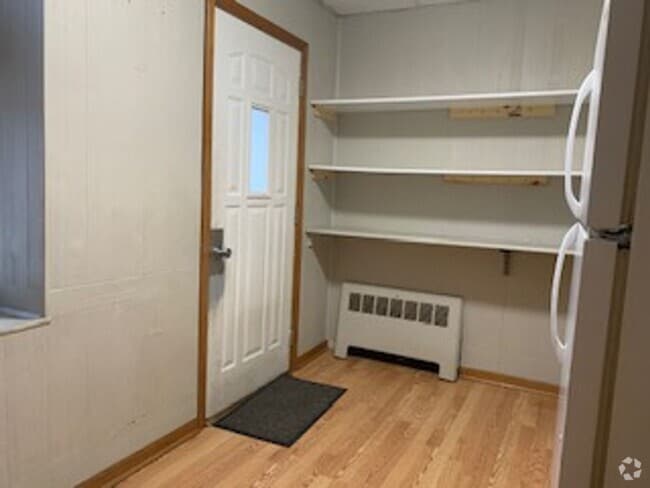 Building Photo - 16 W 9th St Unit 2 Rental