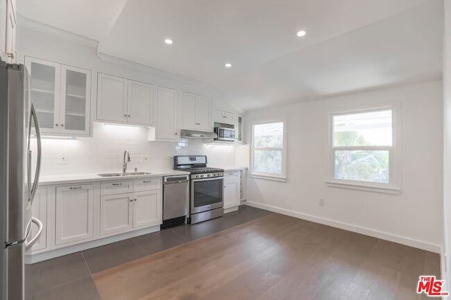 Photo - 31 Breeze Ave