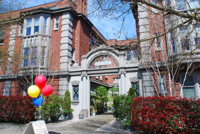 Welcome to The Legacy Apartments - The Legacy Associates Rental