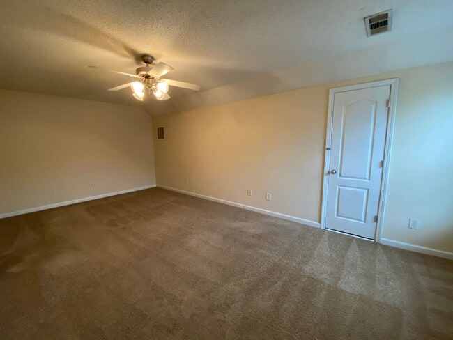 Photo - PRE-LEASING FOR AUGUST 2026!