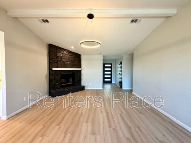 Photo - 1804 S Gardenia Ave