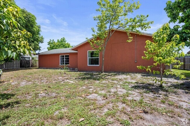 Building Photo - 4928 Marbella Rd N Rental