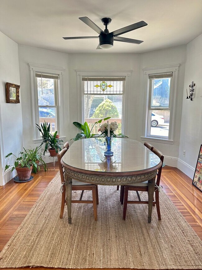 Photo - The Perfect 2bed/1bath with Porch, Private...