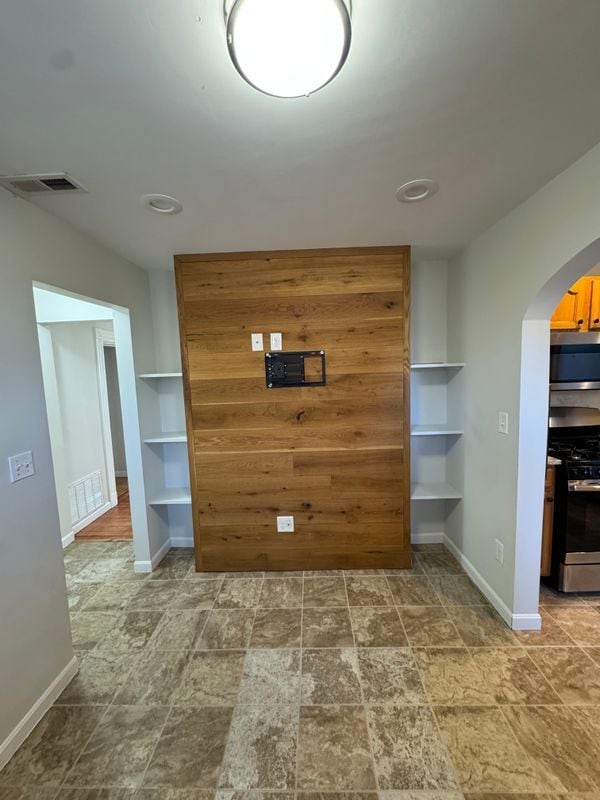 Photo - 164 Crest Ave