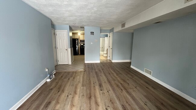 Building Photo - 100 Cass Ave Unit A4