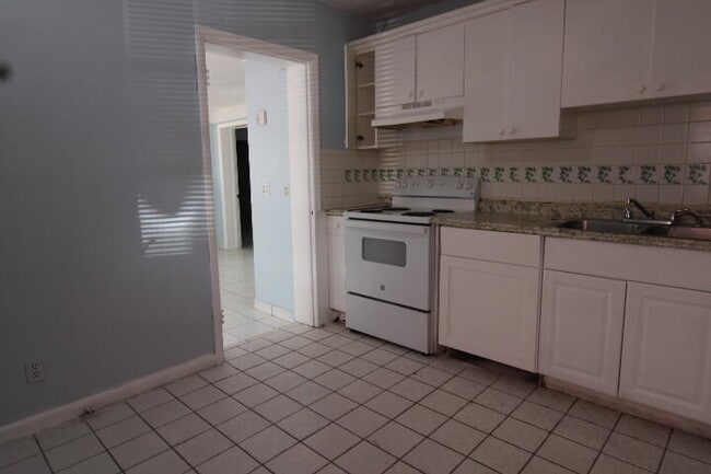 Photo - 578 W 2nd St