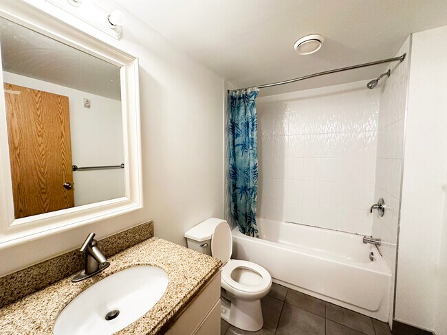 Photo - 138 Lorne Ave Unit 202