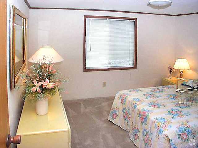 Dormitorio - Lindendale Apts