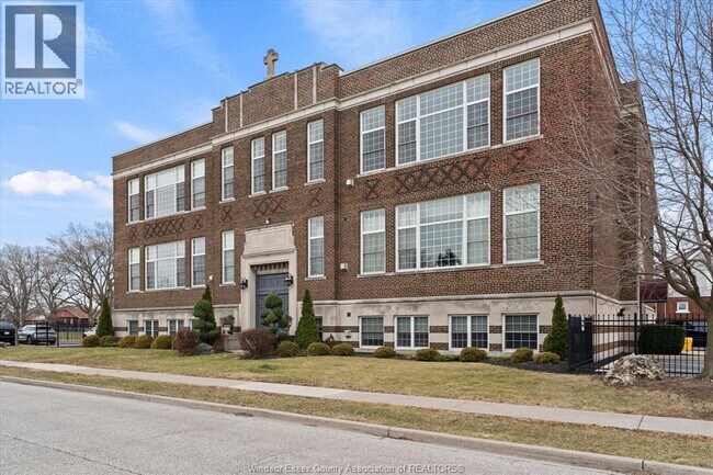 Photo - 647 Irvine Ave Unit 303