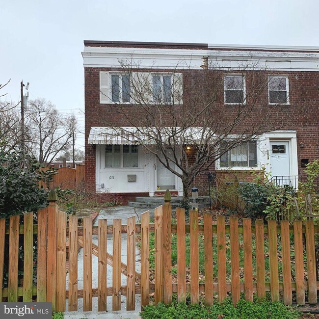 Photo - 1212 Wilkes St Townhome