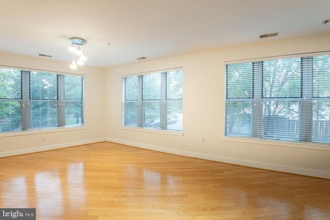 Building Photo - 1800 Wilson Blvd Unit 120 Rental