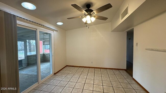 Photo - 35 E James Dr