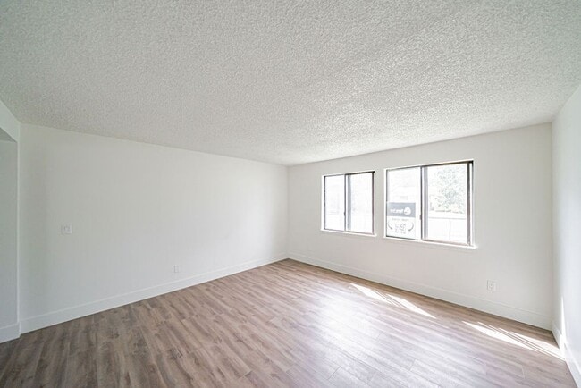 Building Photo - 675 Garfield St Unit 1