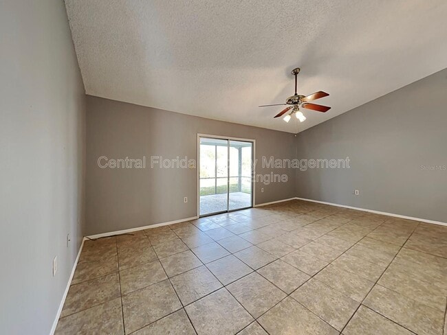 Photo - 3240 Butterfield St