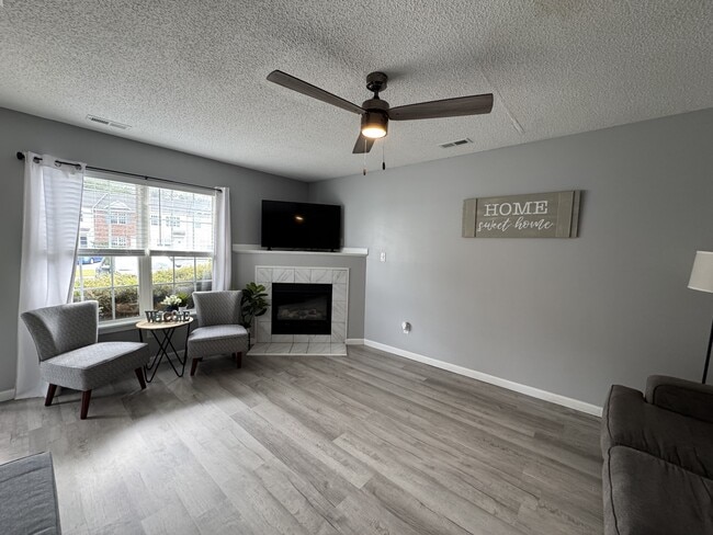 Photo - 205 Pinegrove Ct