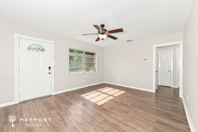 Photo - 402 Ariana Ave