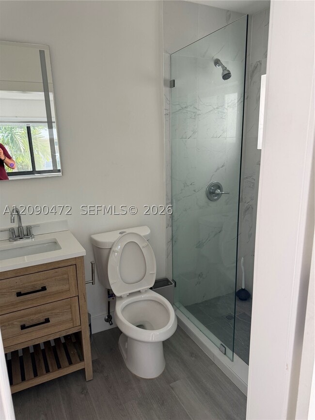910 SW 8th Ave Unit B