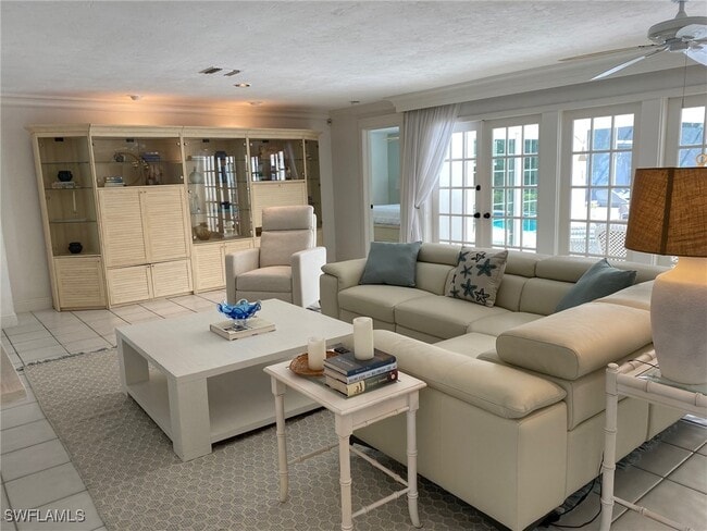 Photo - 660 Regatta Rd