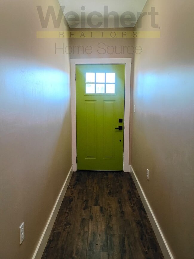 Photo - Walkable Downtown Apartment with Washer & Dryer