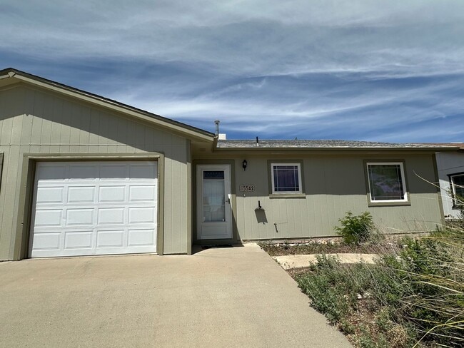 Building Photo - 3 Bedroom 2 Bathroom Duplex available to rent in Farmington