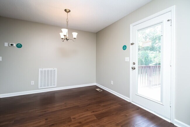 Photo - 2231 Sawmill St