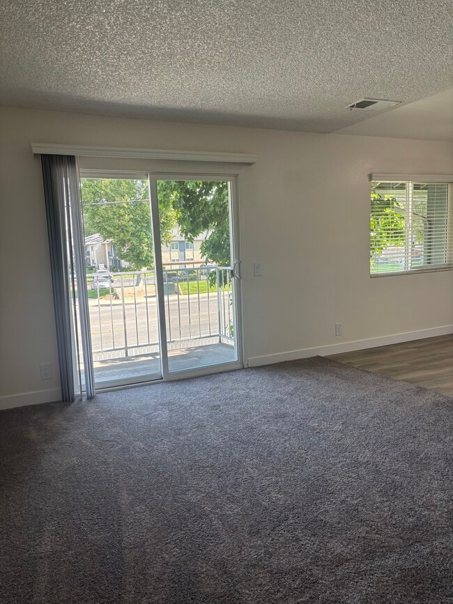 #017 Living room