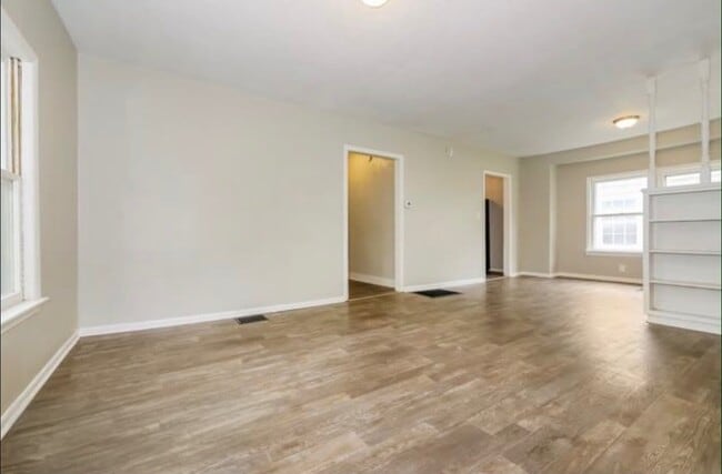 Photo - 7945 Euclid Ave E