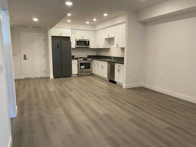 16030 Sherman Way Unit A-1BDa