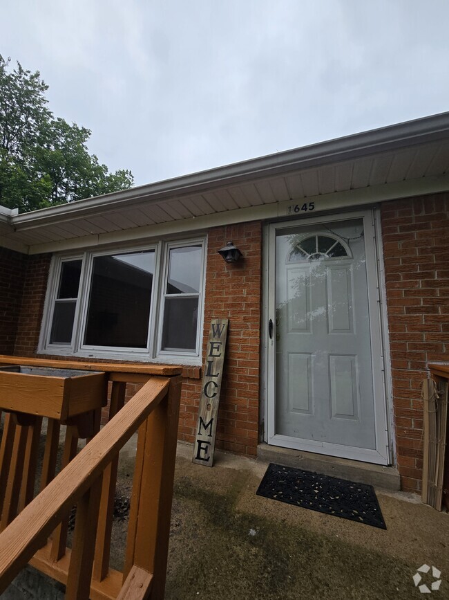 Building Photo - 1645 White Dr Rental