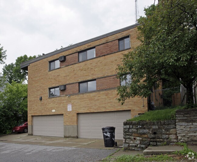 Photo - 210 Hastings St