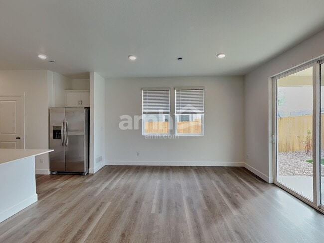 Photo - 10091 Potomac St