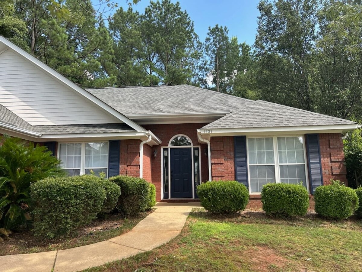 House in Auburn - House in Auburn