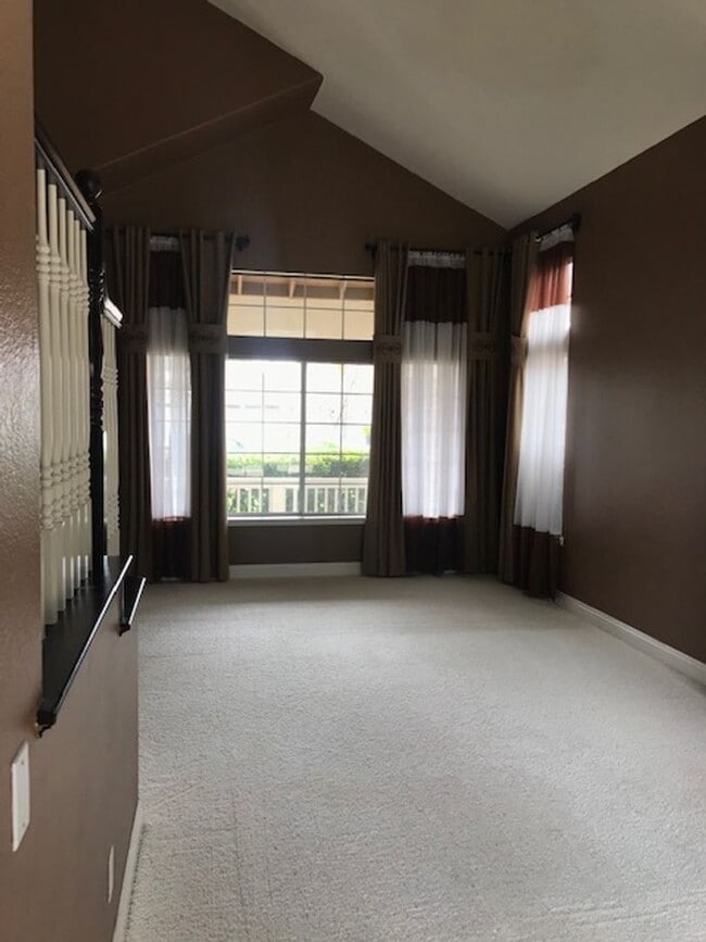 Photo - Lovely 4 bed 3+ bath