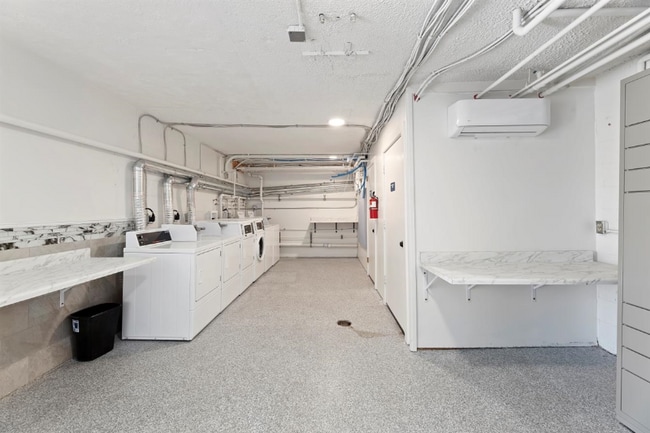 Photo - 410 N 2nd E St Unidad 210