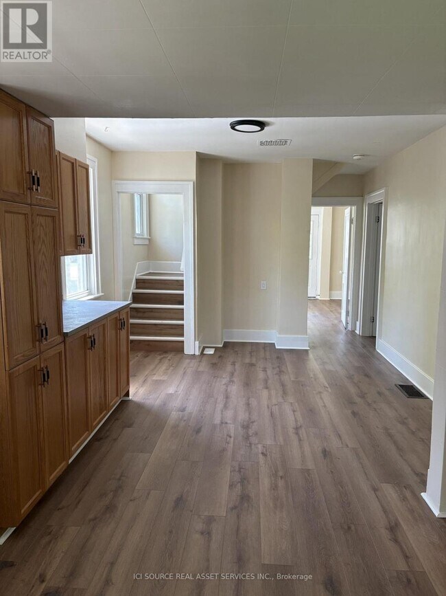 Photo - 543 St Charles St