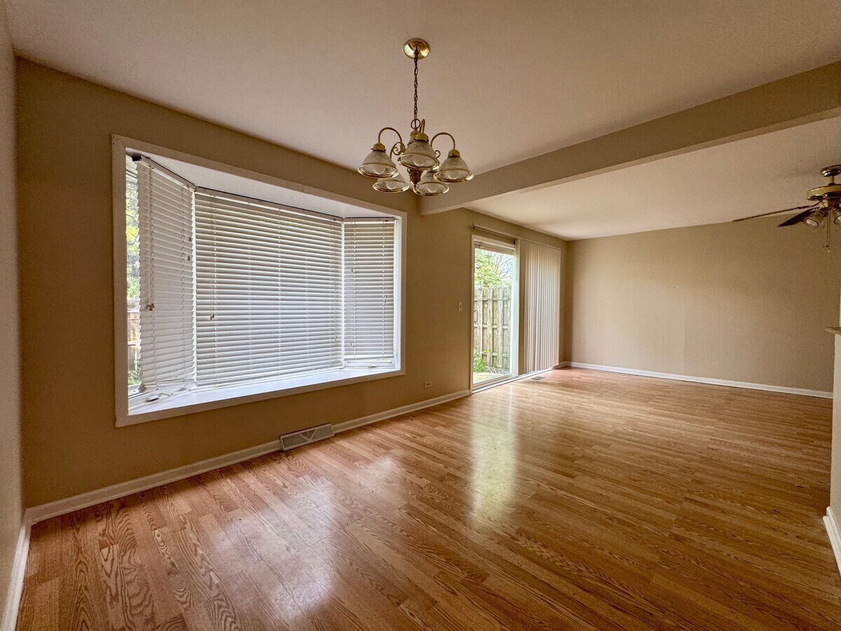 Dining Room - 208 Monroe Rd Casa Adosada