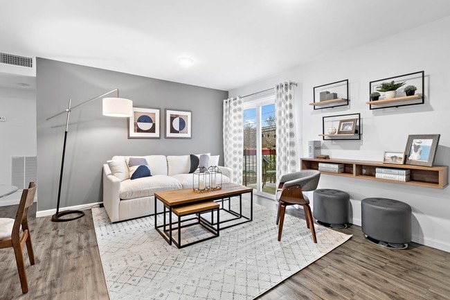 Building Photo - Deer Creek Rental