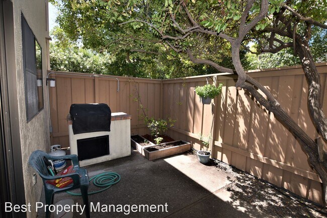 Photo - 3 br, 2.5 bath House - 230 Northcreek Cir