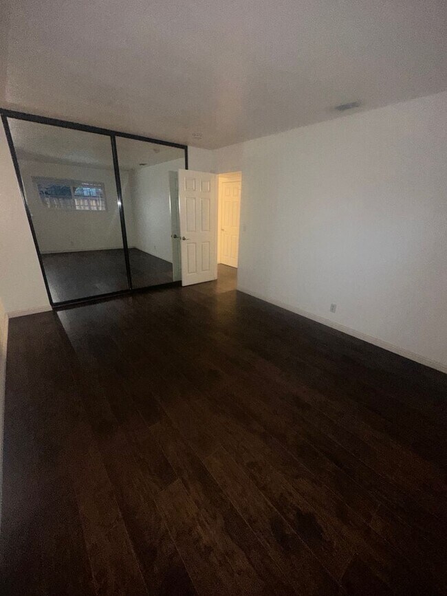 Photo - Remodelled Duplex With Lincoln Schools