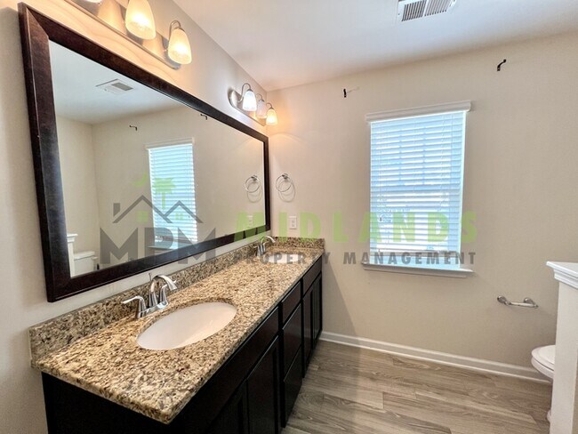 Photo - 120 Brewers Oak Ln