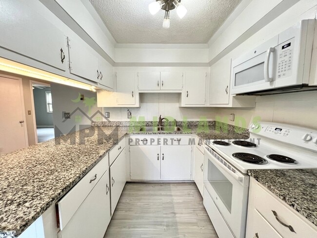 Photo - 623 Henderson St