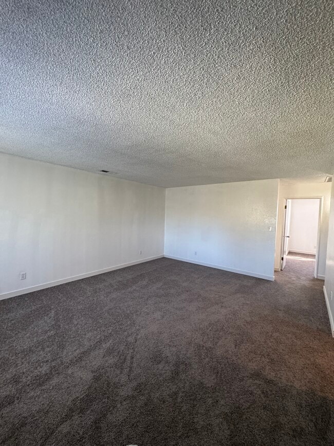 Photo - 211 W San Joaquin Ave Unit 211 W San Joaquin