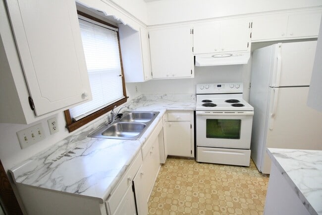 Photo - 9522 Pleasant Ave S