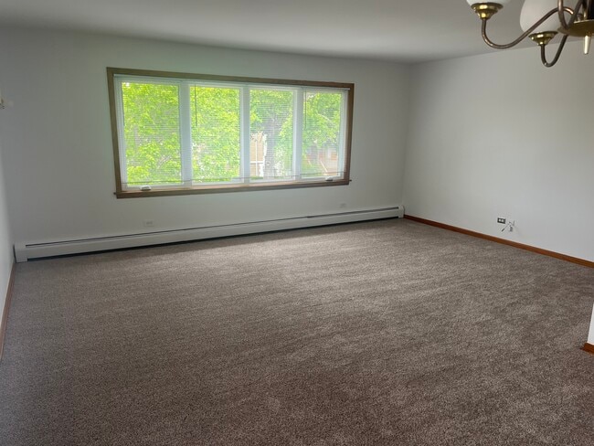 Photo - 5421 W Windsor Ave Unit 2nd Floor