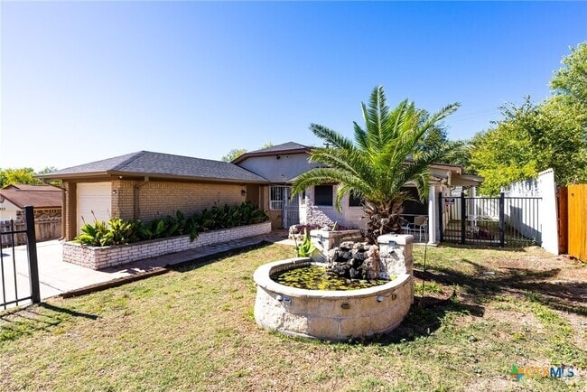 Building Photo - 2407 Hidden Valley Dr Rental