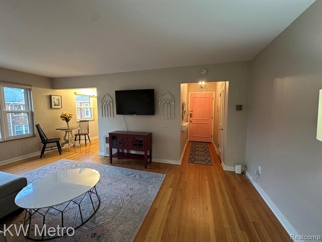 Photo - 17560 Mack Ave Unit 18