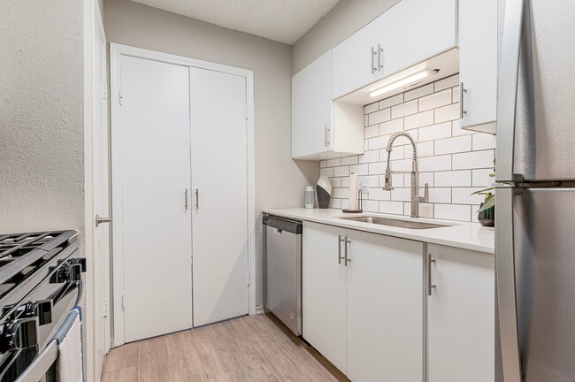 Newly Renovated Kitchen - Spring Creek of Edmond Apartments
